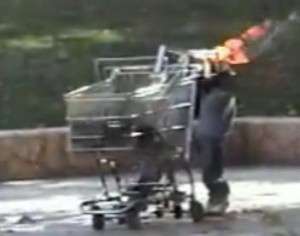 einkaufswagen-mit-robotbeinen